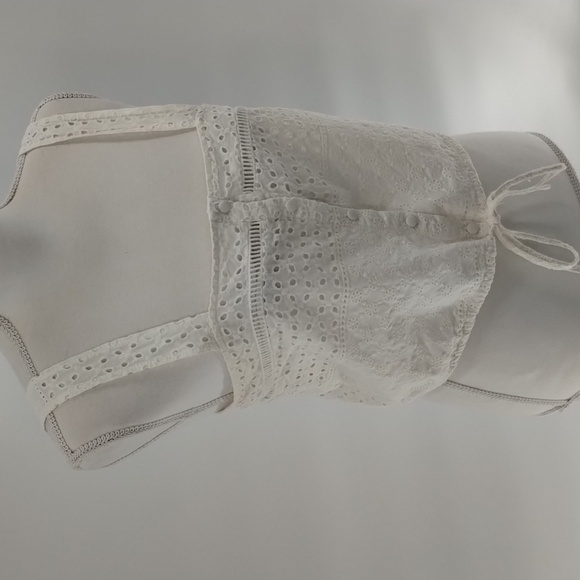 Kendall & Kylie eyelet crop top white ivory size medium button front w tie - Picture 2 of 10